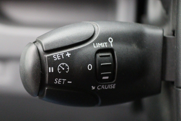 Citroën Jumpy 2.0 BlueHDI 120 M Club 3-Zits, Airco, Cruise, Navigatie, Bluetooth, PDC, Apple CarPlay, Trekhaak, 16''