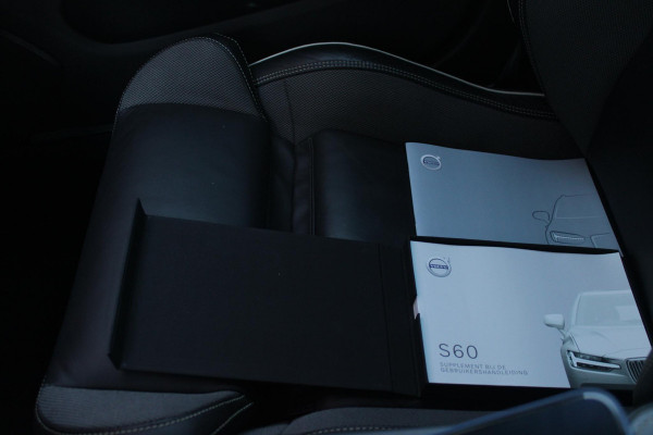 Volvo S60 2.0 B5 250PK AUTOMAAT R-DESIGN 20'' | PANORAMISCH SCHUIF/KANTELDAK | PREMIUM AUDIO BY HARMAN KARDON | 20" 5-TRIPPLE SPAAKS BLACK/DIAMAND CUT LICHTMETALEN VELGEN | BLINDSPOT INFOMATION SYSTEM (BLIS) | VERWARMDE VOORRUIT |VERWARMDE AQUABLADE RUITENWISSERBLADEN | PILOT ASSIST | APPLE CARPLAY / ANDROID AUTO | DODEHOEKDETECTIE |  ADAPTIEVE CRUISECONTROL | R-DESIGN BEKLEDING MET NAPPA LEDER I.C.M. OPEN GRID TEXTIEL | ELEKTRISCH VERSTELBARE CONTOUR STOELEN (SPORTSTOELEN) MET GEHEUGEN OP BEIDE VOORSTOELEN (POWERSEATS) |VERWARMDE VOORSTOELEN EN ACHTERBANK | VERWARMD STUURWIEL |