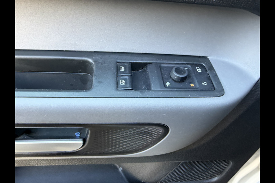 Volkswagen ID. Buzz Cargo Business 77 kWh 204 PK WLTP 408 SOH 99% Achteruitrijcamera/CarPlay/Stoelverwarming