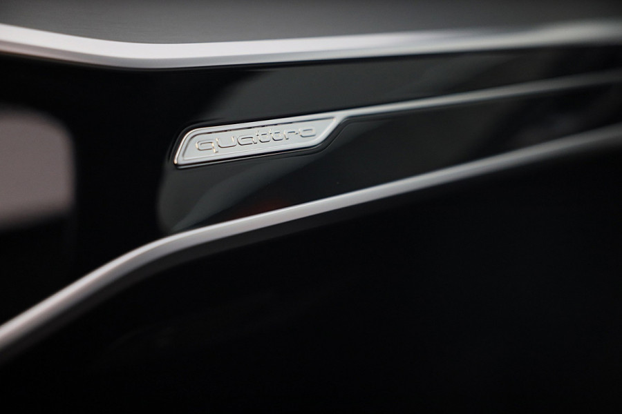 Audi A6 Avant 55 TFSI e Quattro RS6 Look / Head Up / B & O / Elek Stoelen / Memory / Acc / F1 / Lane Assist / Open Pano / 22 Inch
