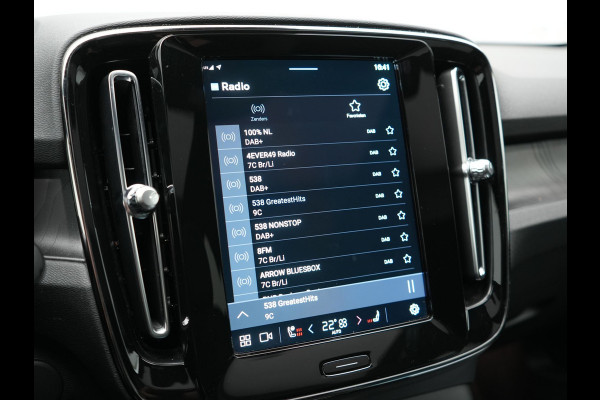 Volvo C40 Recharge Core 69 kWh 231pk Dealer O.H. | SOH 93,8% | Panodak | Camera | Google Assistent | Lederen Sportstoelen & Stuur Verwarmd | Apple Carplay | Cruise Control | Navigatie | DAB |
