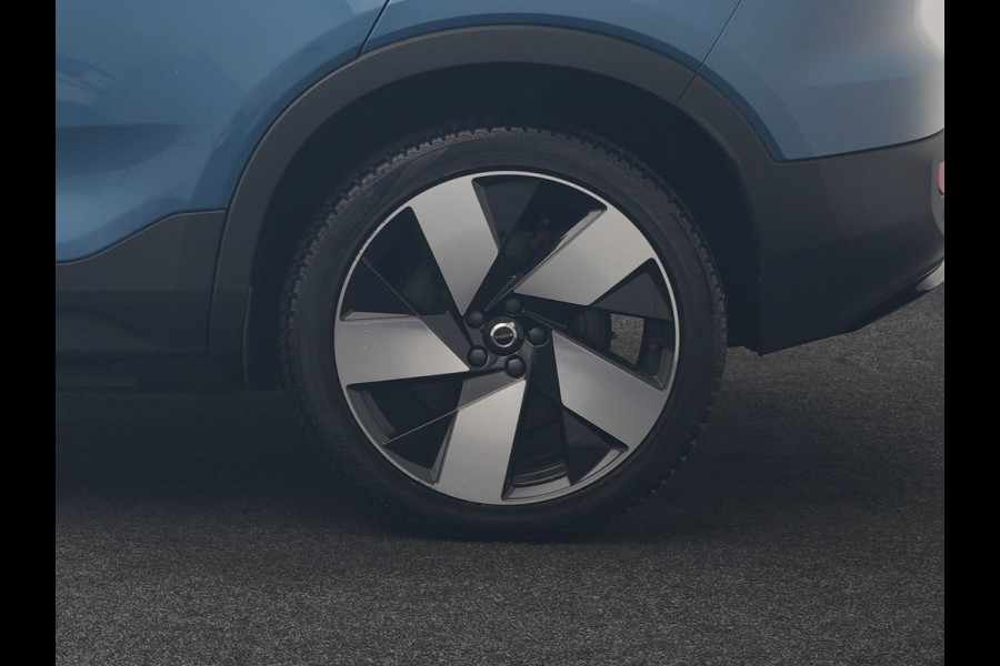 Volvo C40 Recharge Core 69 kWh 231pk Dealer O.H. | SOH 93,8% | Panodak | Camera | Google Assistent | Lederen Sportstoelen & Stuur Verwarmd | Apple Carplay | Cruise Control | Navigatie | DAB |
