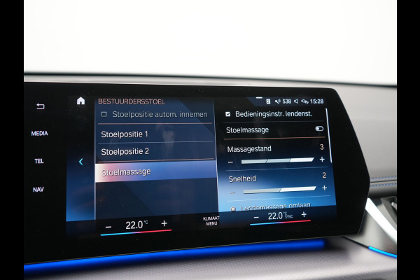 BMW X1 xDrive30e M Sport PHEV 326pk Dealer O.H. | SOH 95,9% | Trekhaak Af Fabriek | Panodak | Head Up | Adaptive Cruise | 360 Camera | Harman / Kardon | Alcantara Sportstoelen Massage & Memory | BLIS | Keyless | Stuur Verwarmd | Navigatie  Plug In Hybrid |
