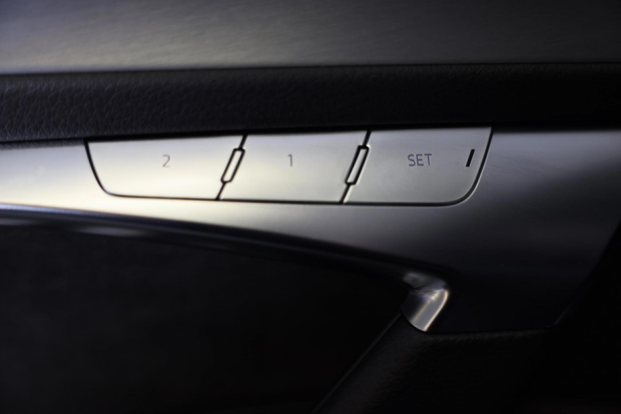 Audi A6 Avant 55 TFSI E Quattro Competition / Leder / CC / Memory / Elek Stoelen / Virtual Cockpit / Lane Assist / F1 / Camera