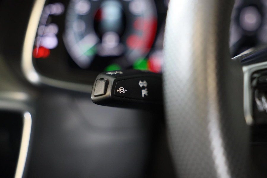 Audi A6 Avant 55 TFSI E Quattro Competition / Leder / CC / Memory / Elek Stoelen / Virtual Cockpit / Lane Assist / F1 / Camera