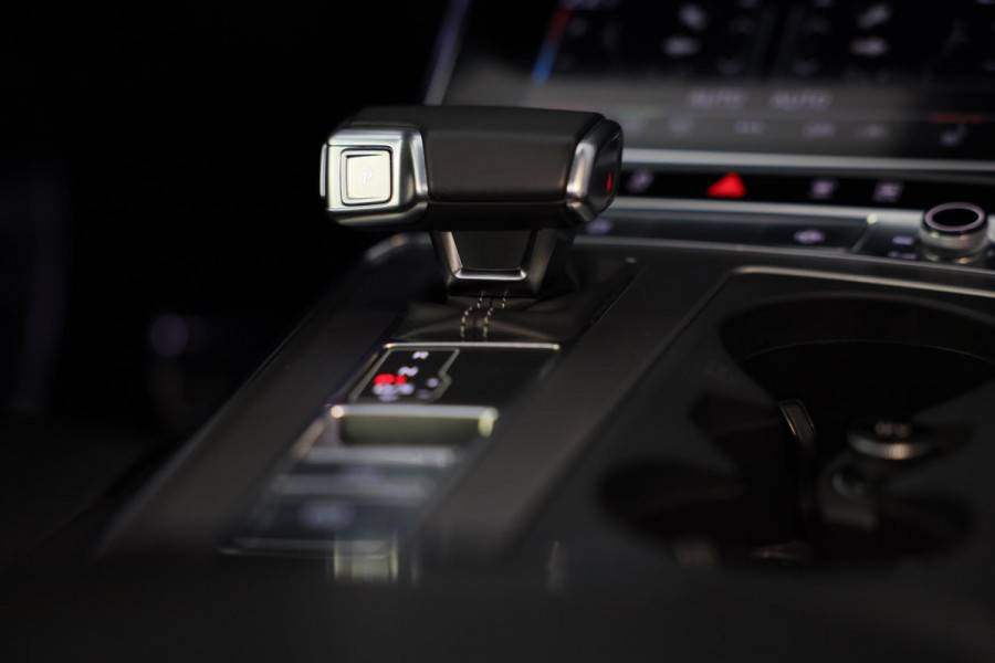 Audi A6 Avant 55 TFSI E Quattro Competition / Leder / CC / Memory / Elek Stoelen / Virtual Cockpit / Lane Assist / F1 / Camera