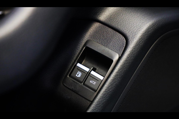 Audi A6 Avant 55 TFSI E Quattro Competition / Leder / CC / Memory / Elek Stoelen / Virtual Cockpit / Lane Assist / F1 / Camera