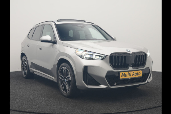 BMW X1 xDrive30e M Sport PHEV 326pk Dealer O.H. | SOH 95,9% | Trekhaak Af Fabriek | Panodak | Head Up | Adaptive Cruise | 360 Camera | Harman / Kardon | Alcantara Sportstoelen Massage & Memory | BLIS | Keyless | Stuur Verwarmd | Navigatie  Plug In Hybrid |