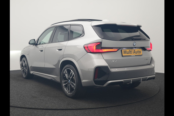 BMW X1 xDrive30e M Sport PHEV 326pk Dealer O.H. | SOH 95,9% | Trekhaak Af Fabriek | Panodak | Head Up | Adaptive Cruise | 360 Camera | Harman / Kardon | Alcantara Sportstoelen Massage & Memory | BLIS | Keyless | Stuur Verwarmd | Navigatie  Plug In Hybrid |