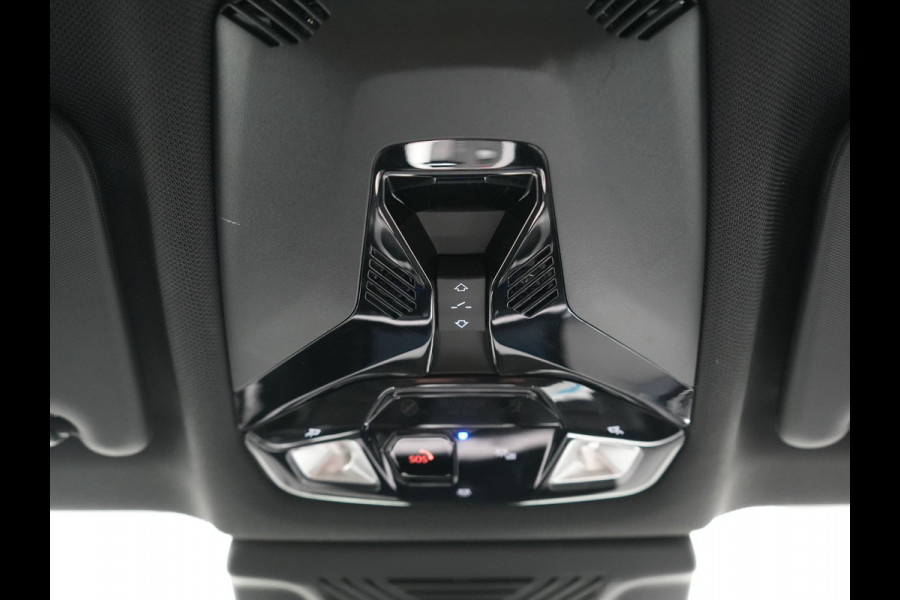 BMW X1 xDrive30e M Sport PHEV 326pk Dealer O.H. | SOH 95,9% | Trekhaak Af Fabriek | Panodak | Head Up | Adaptive Cruise | 360 Camera | Harman / Kardon | Alcantara Sportstoelen Massage & Memory | BLIS | Keyless | Stuur Verwarmd | Navigatie  Plug In Hybrid |