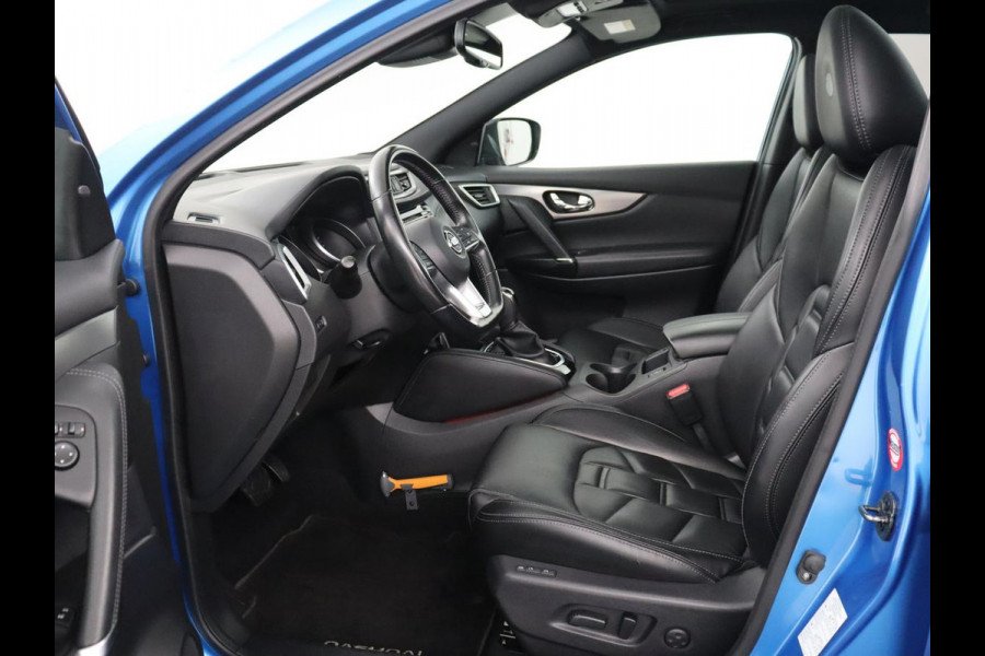 Nissan QASHQAI 1.2 Tekna + | Panoramadak | Leder | Memory | Trekhaak | Stoelverwarming | Cruise control | 360 Camera | Park assist | BOSE |  Climate control | Navigatie | Bluetooth | 19" velgen