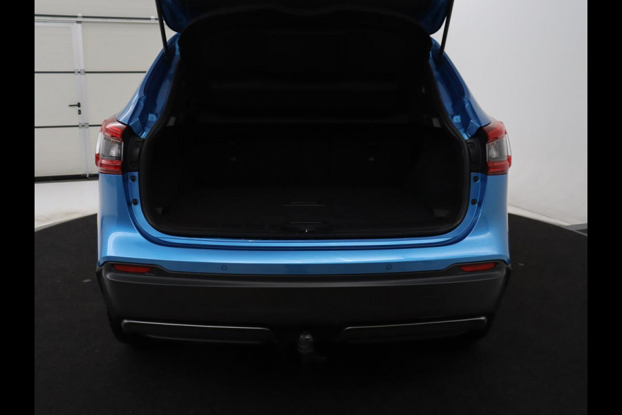 Nissan QASHQAI 1.2 Tekna + | Panoramadak | Leder | Memory | Trekhaak | Stoelverwarming | Cruise control | 360 Camera | Park assist | BOSE |  Climate control | Navigatie | Bluetooth | 19" velgen