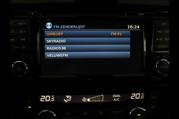 Nissan QASHQAI 1.2 Tekna + | Panoramadak | Leder | Memory | Trekhaak | Stoelverwarming | Cruise control | 360 Camera | Park assist | BOSE |  Climate control | Navigatie | Bluetooth | 19" velgen