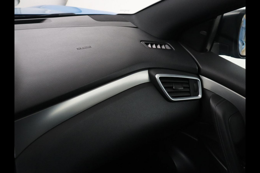 Nissan QASHQAI 1.2 Tekna + | Panoramadak | Leder | Memory | Trekhaak | Stoelverwarming | Cruise control | 360 Camera | Park assist | BOSE |  Climate control | Navigatie | Bluetooth | 19" velgen
