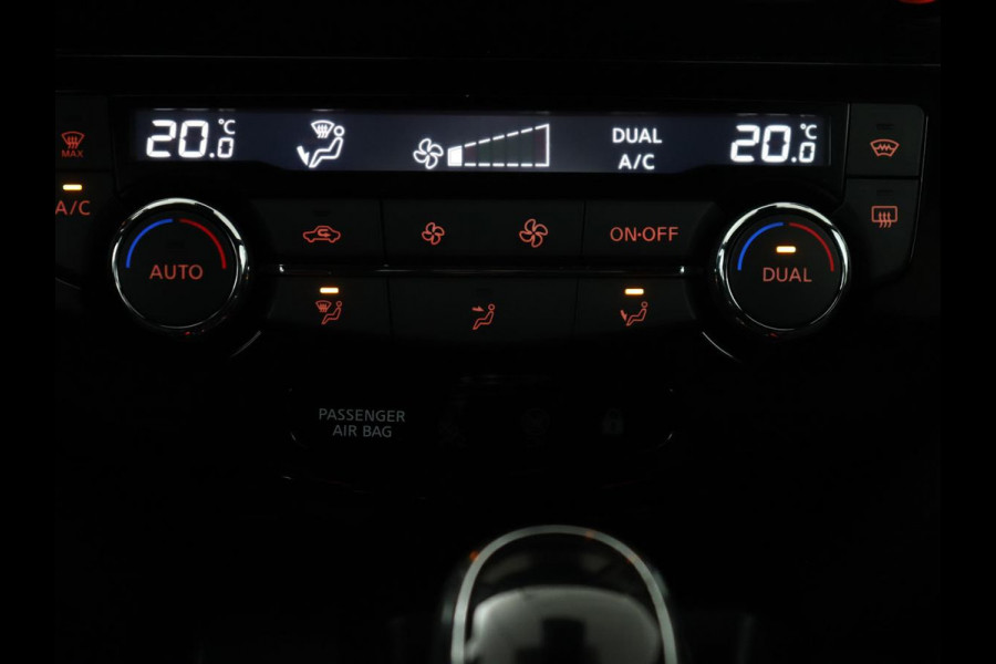 Nissan QASHQAI 1.2 Tekna + | Panoramadak | Leder | Memory | Trekhaak | Stoelverwarming | Cruise control | 360 Camera | Park assist | BOSE |  Climate control | Navigatie | Bluetooth | 19" velgen