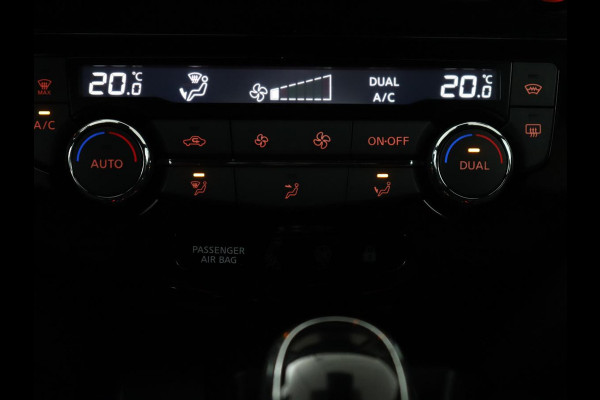 Nissan QASHQAI 1.2 Tekna + | Panoramadak | Leder | Memory | Trekhaak | Stoelverwarming | Cruise control | 360 Camera | Park assist | BOSE |  Climate control | Navigatie | Bluetooth | 19" velgen