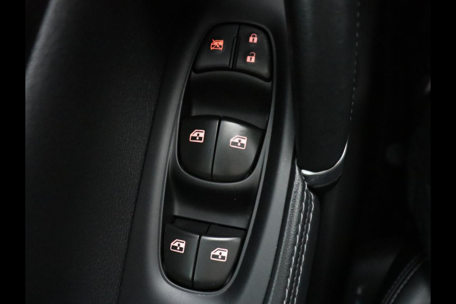 Nissan QASHQAI 1.2 Tekna + | Panoramadak | Leder | Memory | Trekhaak | Stoelverwarming | Cruise control | 360 Camera | Park assist | BOSE |  Climate control | Navigatie | Bluetooth | 19" velgen