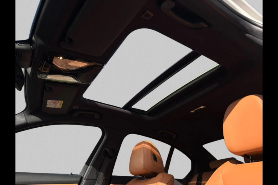 BMW 3-serie 330i High Executive Edition M-sport (NL-auto, Dealer OndH, Panorama, Navi, StoelV, Stuur VerW, Etc)