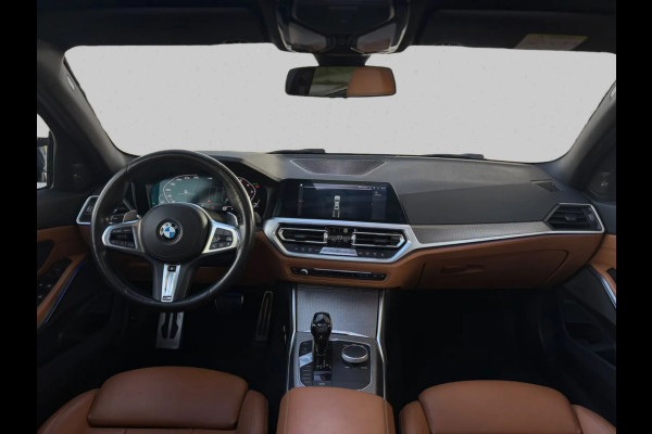 BMW 3-serie 330i High Executive Edition M-sport (NL-auto, Dealer OndH, Panorama, Navi, StoelV, Stuur VerW, Etc)