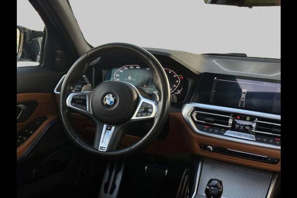 BMW 3-serie 330i High Executive Edition M-sport (NL-auto, Dealer OndH, Panorama, Navi, StoelV, Stuur VerW, Etc)