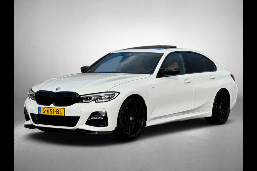 BMW 3-serie 330i High Executive Edition M-sport (NL-auto, Dealer OndH, Panorama, Navi, StoelV, Stuur VerW, Etc)