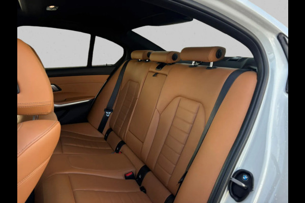 BMW 3-serie 330i High Executive Edition M-sport (NL-auto, Dealer OndH, Panorama, Navi, StoelV, Stuur VerW, Etc)