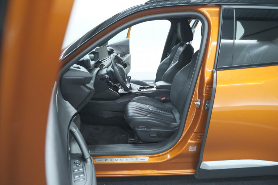 Peugeot 2008 PureTech 130 GT Pack | Leer-pakket | Camera | Dodehoekdetectie | Apple Carplay | Stoelverwarming