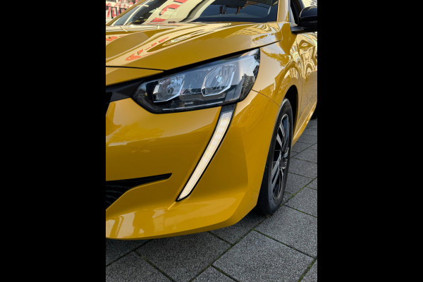 Peugeot 208 1.2 PureTech Road Trip uitv. - Navigatie / Apple Carplay I Airco I LED I DPC I Sport pakket I Dealer onderhouden