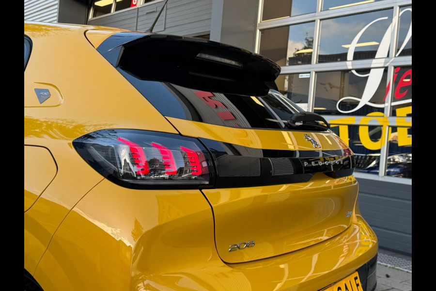 Peugeot 208 1.2 PureTech Road Trip uitv. - Navigatie / Apple Carplay I Airco I LED I DPC I Sport pakket I Dealer onderhouden
