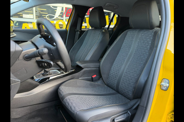Peugeot 208 1.2 PureTech Road Trip uitv. - Navigatie / Apple Carplay I Airco I LED I DPC I Sport pakket I Dealer onderhouden