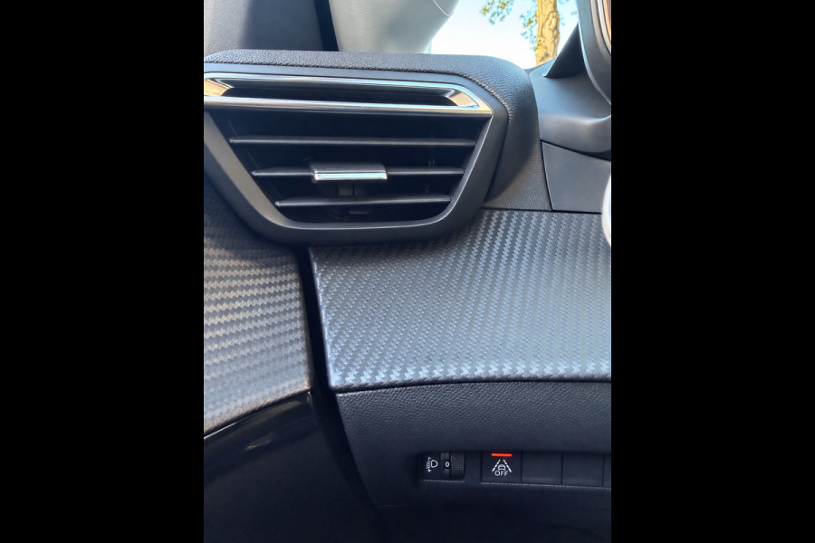 Peugeot 208 1.2 PureTech Road Trip uitv. - Navigatie / Apple Carplay I Airco I LED I DPC I Sport pakket I Dealer onderhouden