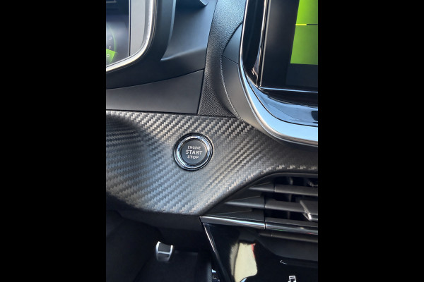 Peugeot 208 1.2 PureTech Road Trip uitv. - Navigatie / Apple Carplay I Airco I LED I DPC I Sport pakket I Dealer onderhouden