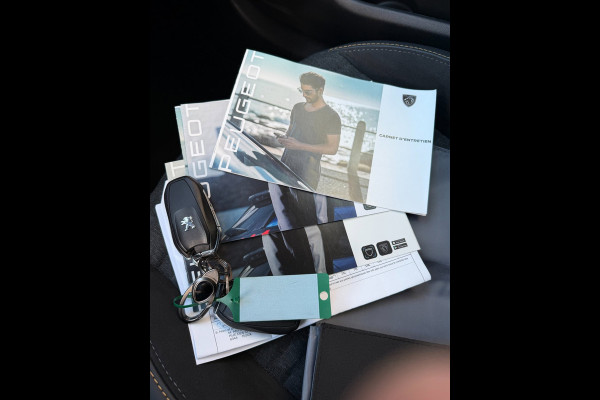 Peugeot 208 1.2 PureTech Road Trip uitv. - Navigatie / Apple Carplay I Airco I LED I DPC I Sport pakket I Dealer onderhouden