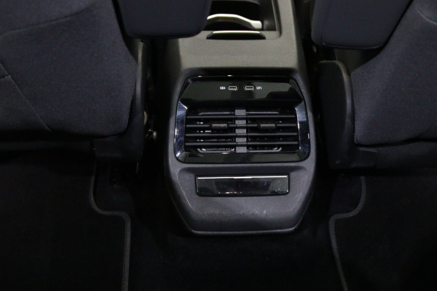 Volkswagen ID.5 Pro Business Plus 77 kWh 286 PK, SOH 97 %, Winterpakket, Panoramadak, Warmtepomp, Adap. Cruise Control, Camera