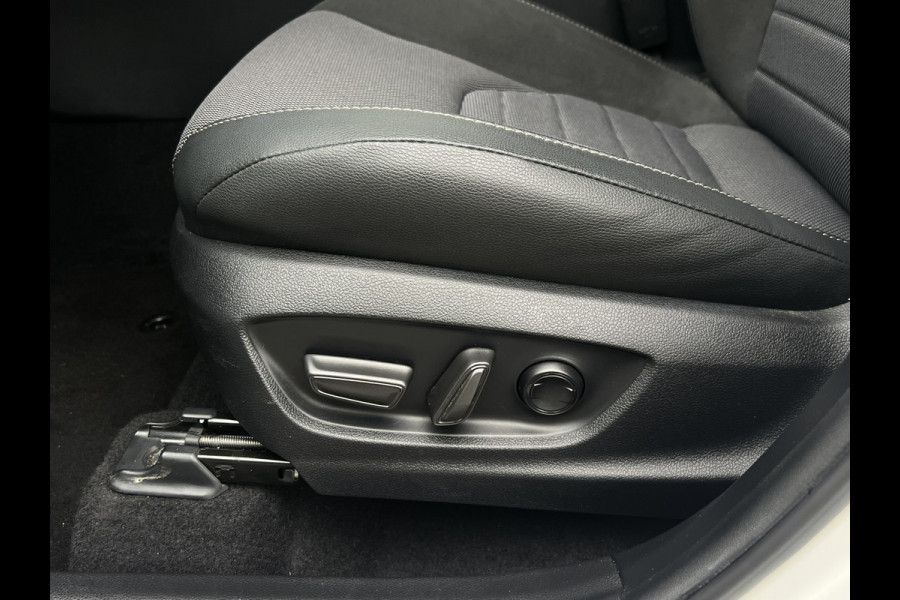 Toyota C-HR 2.0 Plug-in Hybrid 220 Executive | JBL | ACC | Premium LED | Camera