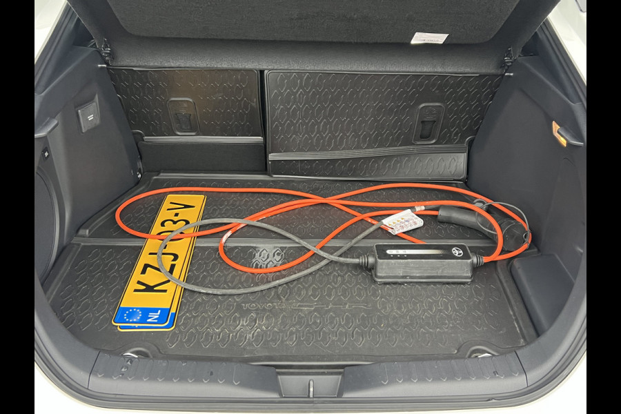 Toyota C-HR 2.0 Plug-in Hybrid 220 Executive | JBL | ACC | Premium LED | Camera