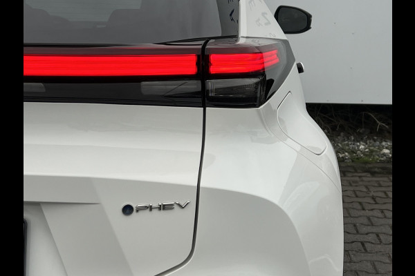 Toyota C-HR 2.0 Plug-in Hybrid 220 Executive | JBL | ACC | Premium LED | Camera