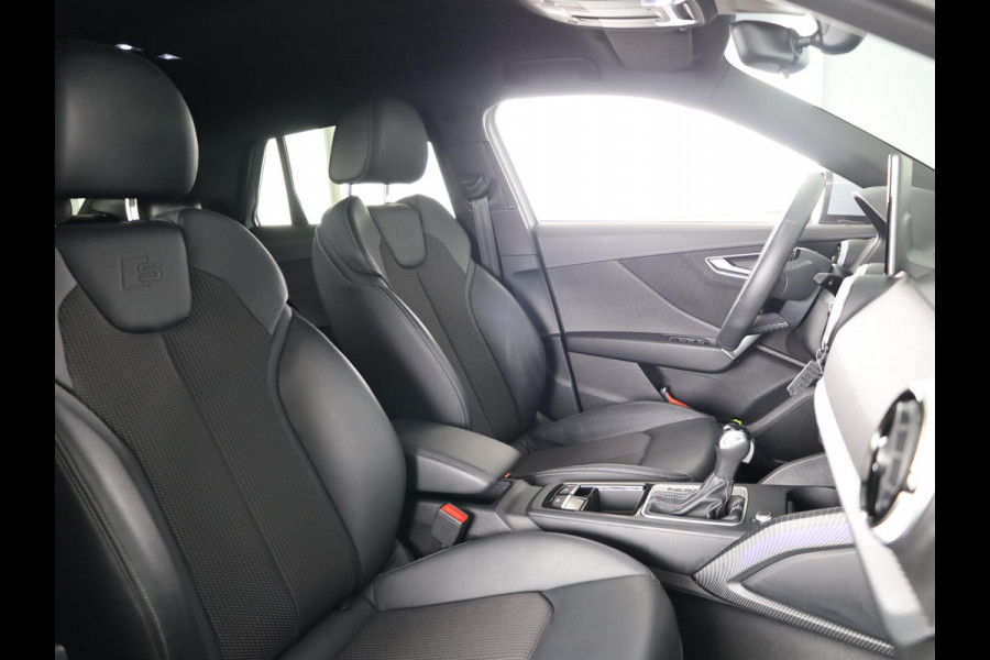 Audi Q2 35 TFSI S Edition 150pk | Private lease vanaf € 681,- per maand | Trekhaak | 18 inch Lichtmetalen velgen | Stoelverwarming | S-line interieur | Matrix Led | Verlengde garantie