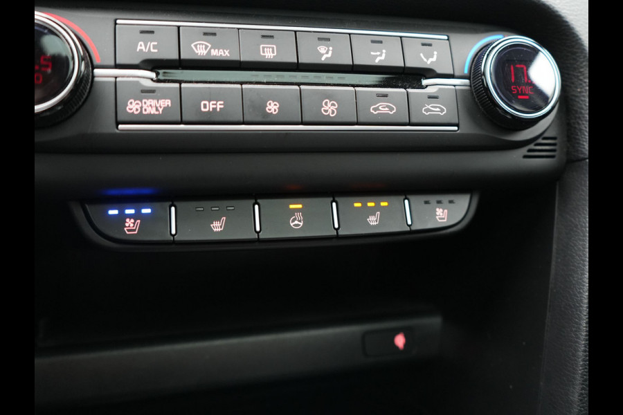 Kia Xceed 1.6 GDi PHEV ExecutiveLine 141pk Dealer O.H. | Panodak | Adaptive Cruise | Camera | Lederen Sportstoelen Memory & Ventilatie | Stoelen & Stuur Verwarmd | Keyless | BLIS | Apple Carplay | Navigatie | DAB | Plug In Hybrid |