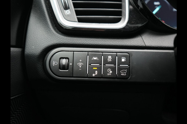 Kia Xceed 1.6 GDi PHEV ExecutiveLine 141pk Dealer O.H. | Panodak | Adaptive Cruise | Camera | Lederen Sportstoelen Memory & Ventilatie | Stoelen & Stuur Verwarmd | Keyless | BLIS | Apple Carplay | Navigatie | DAB | Plug In Hybrid |