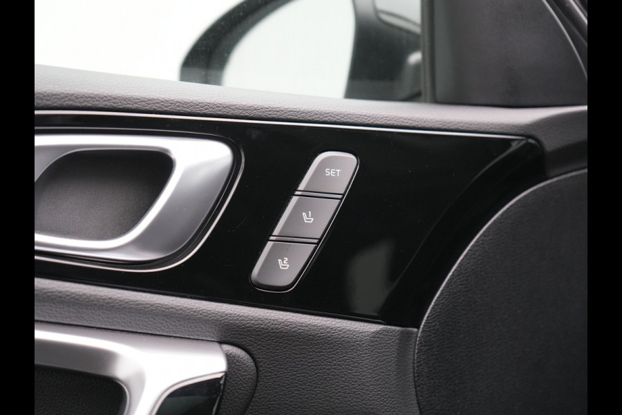 Kia Xceed 1.6 GDi PHEV ExecutiveLine 141pk Dealer O.H. | Panodak | Adaptive Cruise | Camera | Lederen Sportstoelen Memory & Ventilatie | Stoelen & Stuur Verwarmd | Keyless | BLIS | Apple Carplay | Navigatie | DAB | Plug In Hybrid |
