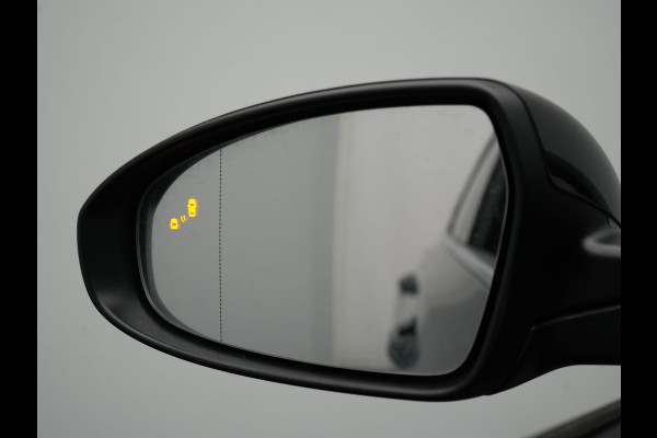 Kia Xceed 1.6 GDi PHEV ExecutiveLine 141pk Dealer O.H. | Panodak | Adaptive Cruise | Camera | Lederen Sportstoelen Memory & Ventilatie | Stoelen & Stuur Verwarmd | Keyless | BLIS | Apple Carplay | Navigatie | DAB | Plug In Hybrid |