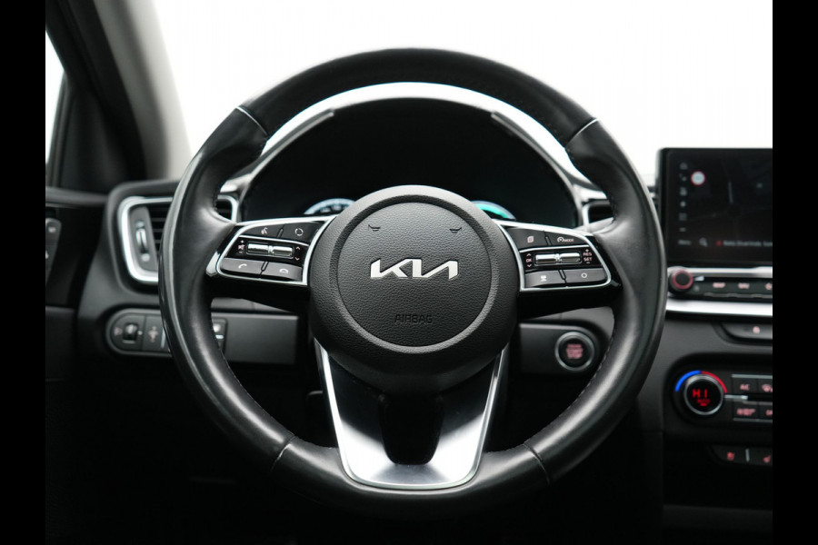 Kia Xceed 1.6 GDi PHEV ExecutiveLine 141pk Dealer O.H. | Panodak | Adaptive Cruise | Camera | Lederen Sportstoelen Memory & Ventilatie | Stoelen & Stuur Verwarmd | Keyless | BLIS | Apple Carplay | Navigatie | DAB | Plug In Hybrid |