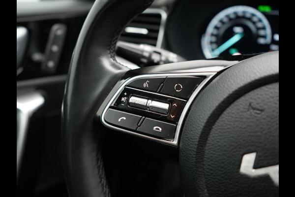Kia Xceed 1.6 GDi PHEV ExecutiveLine 141pk Dealer O.H. | Panodak | Adaptive Cruise | Camera | Lederen Sportstoelen Memory & Ventilatie | Stoelen & Stuur Verwarmd | Keyless | BLIS | Apple Carplay | Navigatie | DAB | Plug In Hybrid |