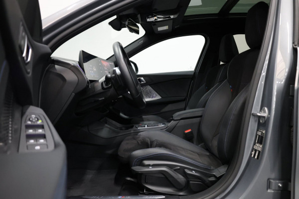 BMW 1-serie 120 M Sport 170+PK LASER/VIRTUAL/SFEER/PANO/HUD/HARMAN/HALF LEDER+S.VERWARMING/CAM/ACC/ECC/FABRIEKSGARANTIE!