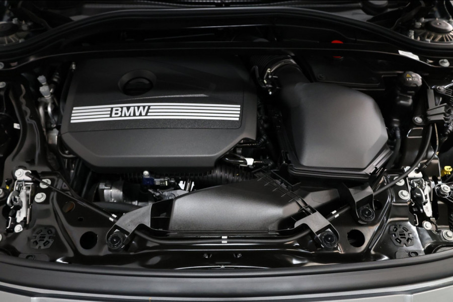 BMW 1-serie 120 M Sport 170+PK LASER/VIRTUAL/SFEER/PANO/HUD/HARMAN/HALF LEDER+S.VERWARMING/CAM/ACC/ECC/FABRIEKSGARANTIE!