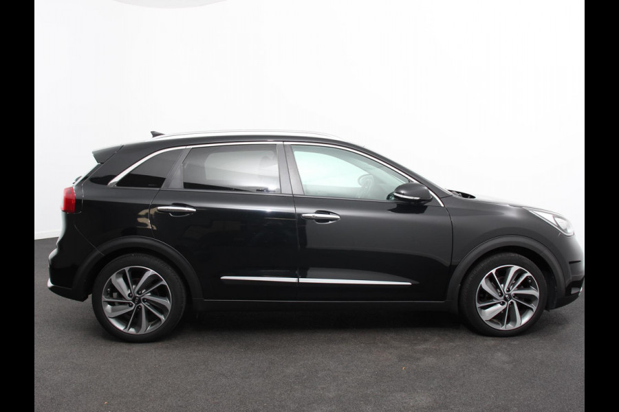 Kia Niro 1.6 GDi Hybrid ExecutiveLine Automaat Climate control Cruise control Trekhaak Camera Lichtmetalen velgen Navigatie Stoelverwarming Stoelverkoeling Stuurverwarming