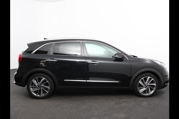 Kia Niro 1.6 GDi Hybrid ExecutiveLine Automaat Climate control Cruise control Trekhaak Camera Lichtmetalen velgen Navigatie Stoelverwarming Stoelverkoeling Stuurverwarming