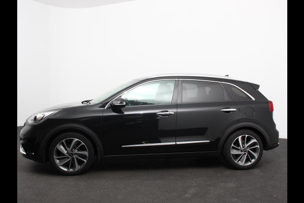 Kia Niro 1.6 GDi Hybrid ExecutiveLine Automaat Climate control Cruise control Trekhaak Camera Lichtmetalen velgen Navigatie Stoelverwarming Stoelverkoeling Stuurverwarming