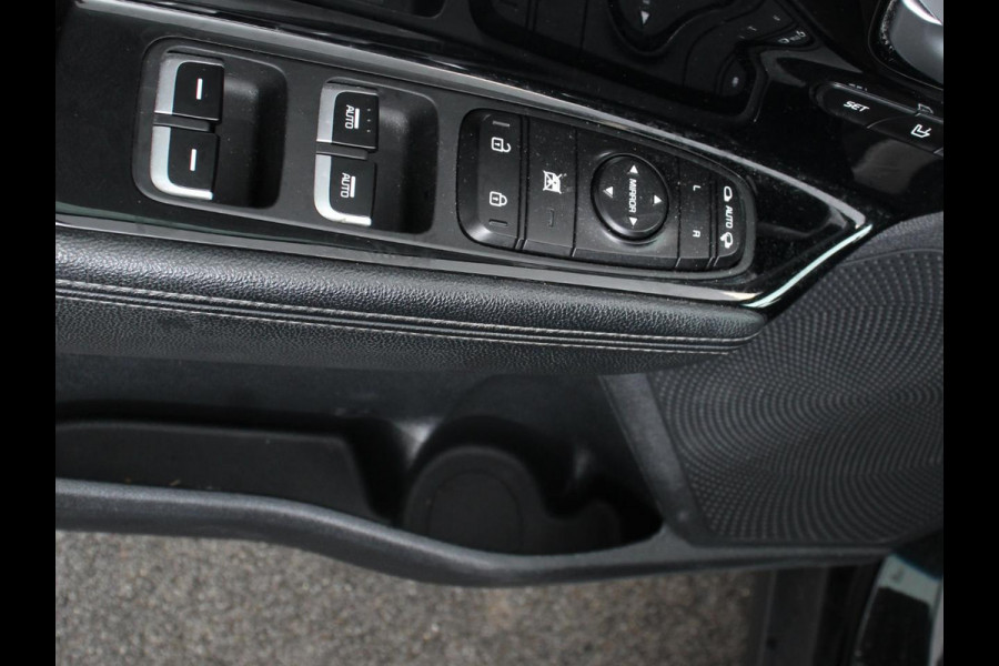 Kia Niro 1.6 GDi Hybrid ExecutiveLine Automaat Climate control Cruise control Trekhaak Camera Lichtmetalen velgen Navigatie Stoelverwarming Stoelverkoeling Stuurverwarming